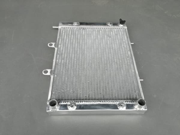 Aluminiumradiator, overlegen legeringsmateriale, præcisionspasform, avanceret konstruktion