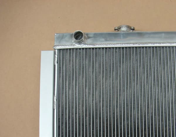 Alle Aluminium Radiator, 3 Række Design, Passer til Ford Escort Mk1 Mk2 RS2000, Inkluderer Radiatorlåg