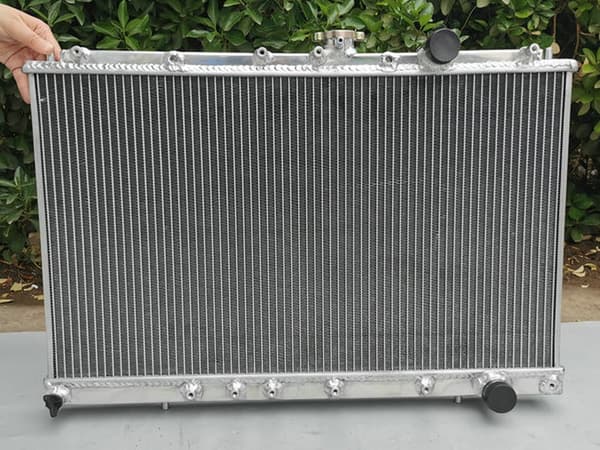 ALUMINIUM RADIATOR, 665mm Samlet Størrelse, 375mm x 658mm Kerne Størrelse, 35mm Indgang/Udgange