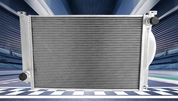 Frammonterad aluminiumkylare, 3-radig design, högpresterande kylning, passar Audi S4 B6/B7