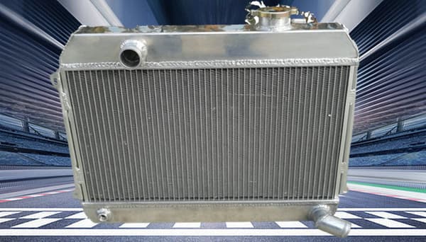 Aluminiumkøler til Datsun 510, 521, 620 Pickup, 3-rækket design, letvægts aluminiumskonstruktion