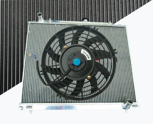 Radiator & Ventilatorer, Kerne størrelse 695 mm x 525 mm, 2 Rækker, Passer til Mitsubishi Pajero III IV