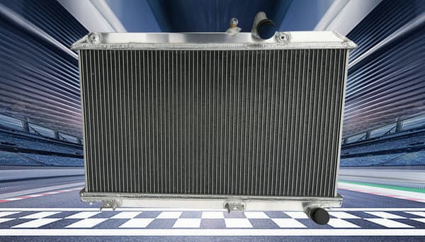 Aluminiumkylare för Mazda RX-8, Förbättrad kylningseffektivitet, Precision in- och utloppsstorlekar, Hållbar konstruktion