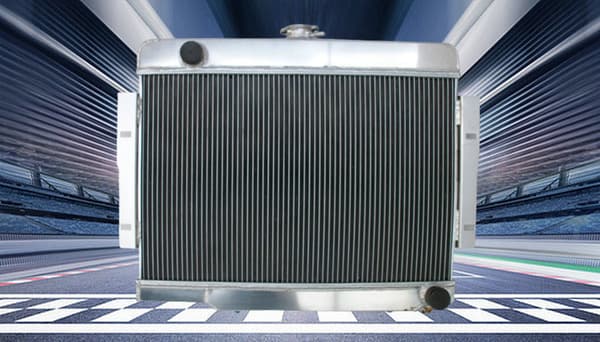 Aluminiumkylare för Jeep CJ, kompatibel med V8-konvertering, inbyggd transmissionskylare