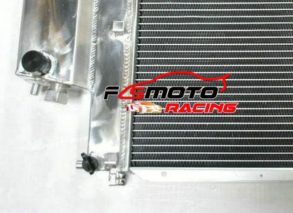 Aluminiumkylare för BMW E36 Z3, 520 mm x 433 mm kärnstorlek, 34 mm kärntjocklek, 40 mm x 40 mm in- och utloppsstorlek.