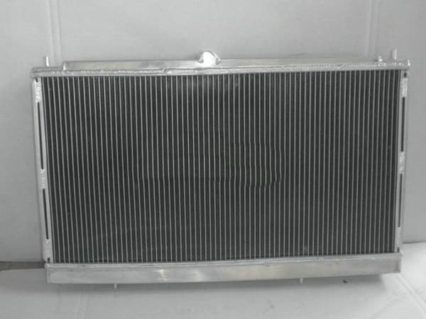 Aluminiumkylare, 2-radig design, optimerad kylprestanda, perfekt passform för Mitsubishi 3000GT/GTO