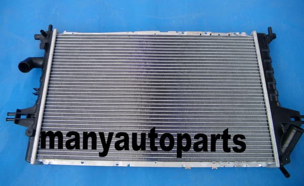 Vauxhall Astra G Radiator MK4, Designet til manuelle køretøjer, Fuld aluminiumskonstruktion, Letvægts på 6,5 kg