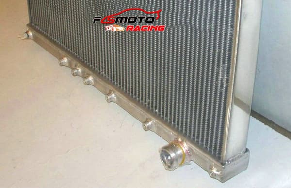 42mm Aluminium Radiator, Forbedret Køleeffektivitet, Holdbar Hele-Aluminium Konstruktion, Perfekt Pasform til Mitsubishi Lancer EVO