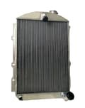 Miniatyrbild 1 av 4: Chevrolet Aluminiumkylare, 3-radig konfiguration, förbättrad kylprestanda, passar 350 V8 manuell
