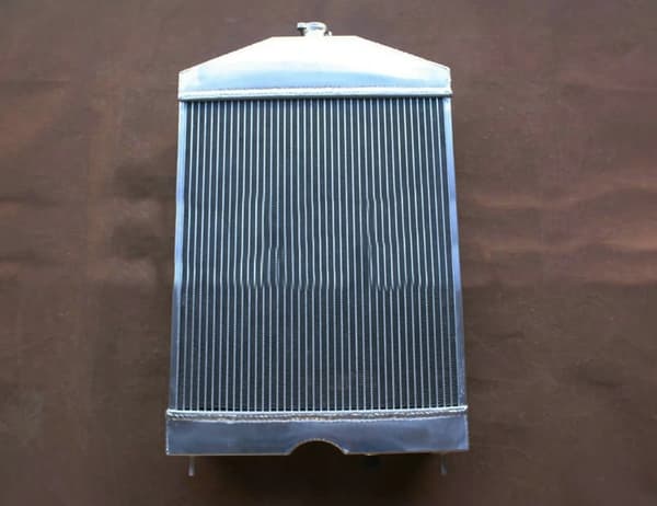 Aluminiumradiator, forbedret kølekapacitet, holdbar TIG-svejset konstruktion,Radiator Kun