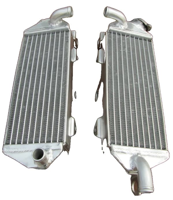 Kawasaki KX250 Aluminiumkylare, Förbättrad Kylkapacitet, TIG-svetsade tankar, Hållbar Konstruktion