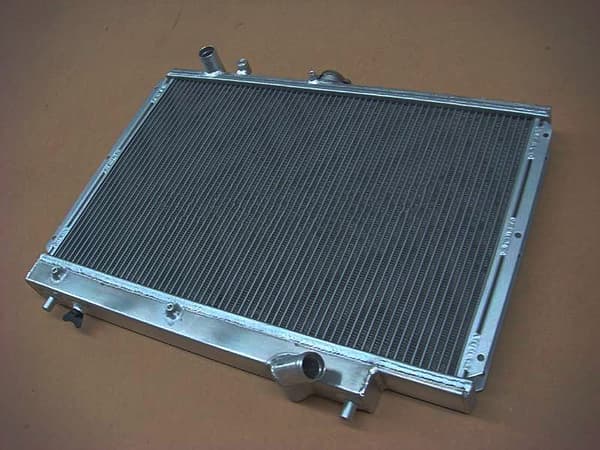 Aluminiumkøler til Mazda GTX GTR 323, Dual Core Design, Forbedret Køleeffektivitet, Perfekt Pasform til 1989-1994 Modeller