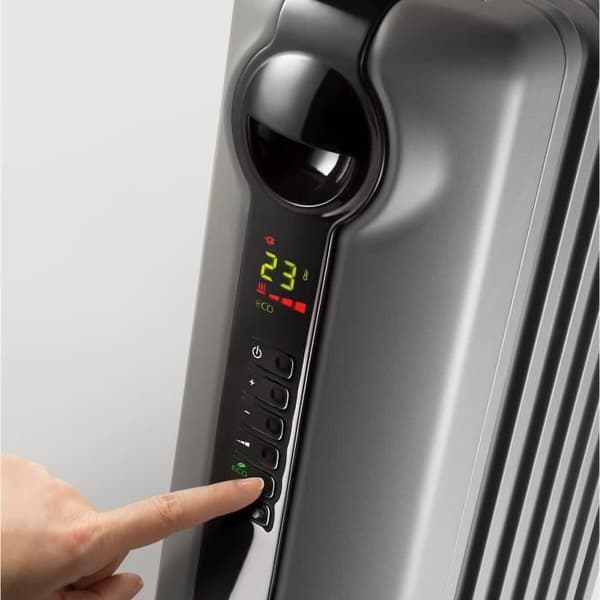 RADIA DELONGHI oliefyldt radiator - 1500W - 3 varmeniveauer - Real Energy teknologi - Digitalt display - Batteri