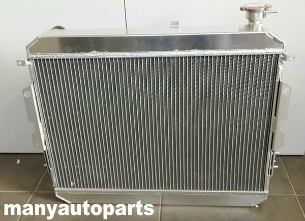 Aluminiumkylare, 3-radig design, kompatibel med Toyota Landcruiser 60-serien, lättviktskonstruktion