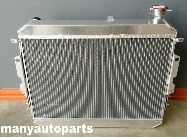 Aluminiumkylare, 3-radig design, kompatibel med Toyota Landcruiser 60-serien, lättviktskonstruktion