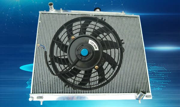 Radiator & Fläktar, Kärnstorlek 695 mm x 525 mm, 2 Rader, Passar för Mitsubishi Pajero III IV