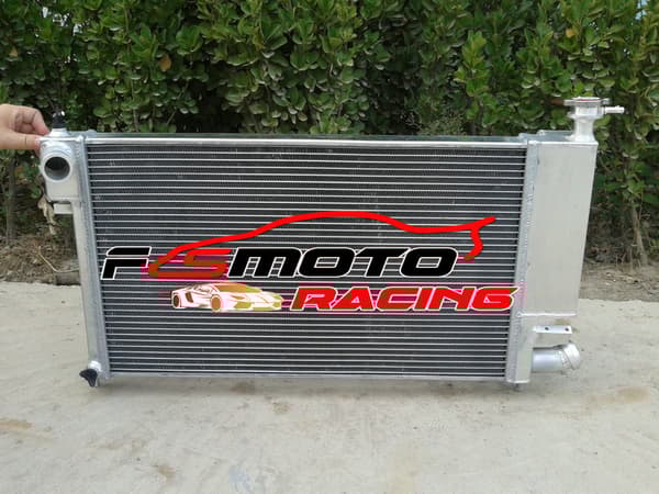 Aluminiumkylare med fläkt, kärnstorlek H368mm x B610mm, kompatibel med Peugeot 306-modeller.