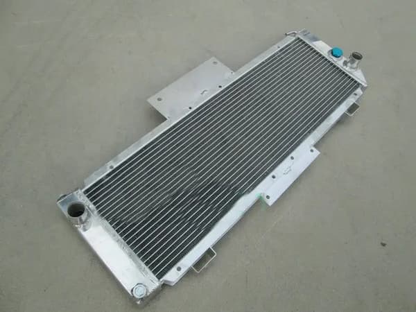 Aluminiumkylare för Renault Alpine A310 V6 2.7L, hållbart legeringsmaterial, perfekt passform fram.