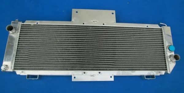 Aluminiumkylare för Renault Alpine A310 V6 2.7L, hållbart legeringsmaterial, perfekt passform fram.