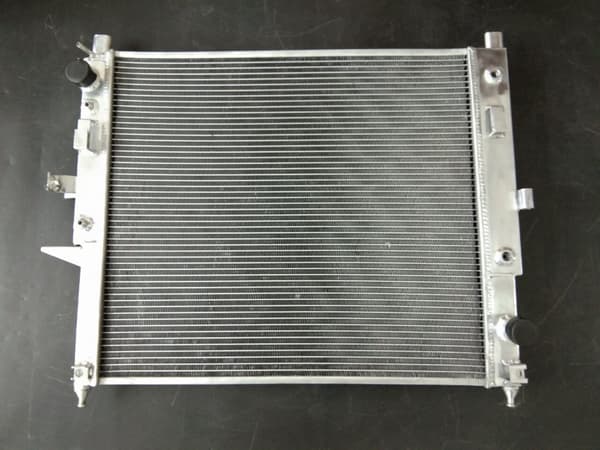 Aluminiumkylare, passar 1998-2005 Mercedes-Benz ML320/ML430/ML500, kraftig design, förbättrad kylkapacitet