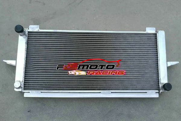 Alumiinijäähdytin, 650 × 308 × 50 mm ydinmitat, 2 riviä, täydellinen sopivuus Ford Escortille ja Cosworthille.