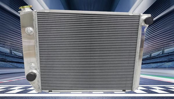 Aluminiumkylare för FORD FALCON, kärnstorlek 555mm x 460mm x 56mm, inlopp/utlopp 45mm/38mm