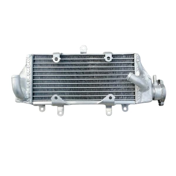 Aluminiumradiator, forbedret køleeffektivitet, holdbar TIG-svejset konstruktion, vakuum-loddet kerne.