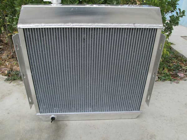 Aluminiumkylare, 3-radig design, motorkompatibilitet för V8, perfekt passform för Chevy 1955-1957