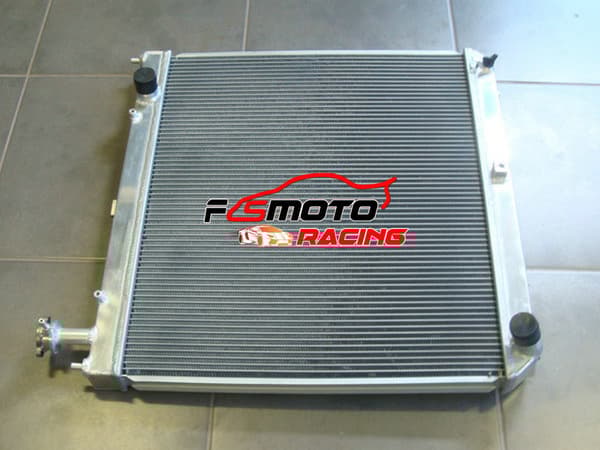 Aluminiumkøler til Toyota Hiace SBV, Effektiv køleydelse, Holdbar konstruktion, Perfekt pasform til modeller fra 1995-2004.