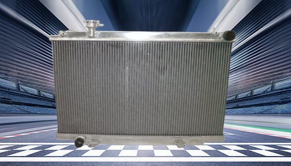 Aluminiumkøler, præcisionspasform til 350Z Z33, øget køleeffektivitet, letvægtskonstruktion