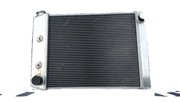 Aluminiumradiator, 3 rækker konfiguration, kerne størrelse 495x425x52mm, indløb/udløb 45/38mm