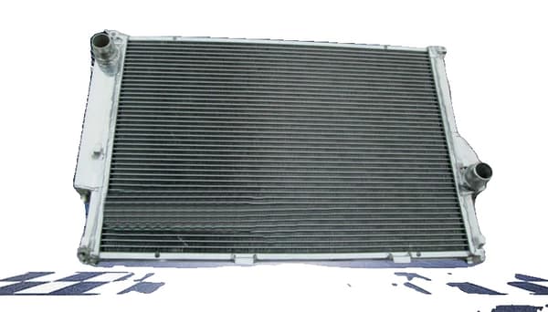 Aluminiumkylare, precisionsanpassad för BMW E34/E32, 2-radig design, hållbar prestanda