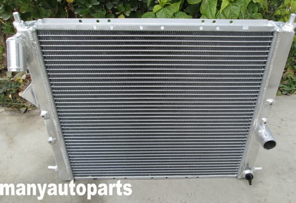 Alumiinijäähdytin, yhteensopiva Renault Clio MK1 16S/Williamsin kanssa, sisältää tuulettimen, kestävä rakenne.