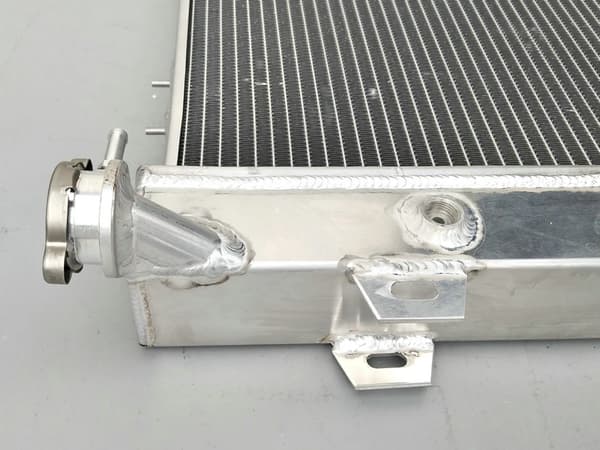Aluminiumkøler, holdbar legeringskonstruktion, perfekt pasform til Jeep Grand Cherokee, nem installation