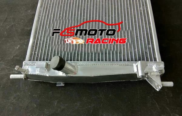 Aluminiumkylare, Främre placering, Kompatibel med Ford Focus och Mazda 3, Hållbar legeringskonstruktion