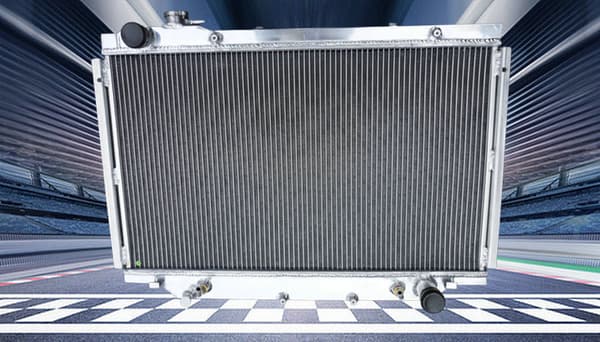 Aluminiumkylare för TOYOTA Landcruiser, Hög kylningseffektivitet, Hållbar lättviktsdesign, Enkel montering