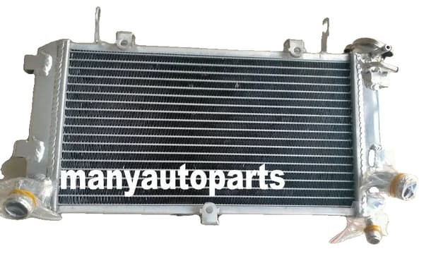 Aluminiumkylare för Suzuki GSR750, 40% ökad kylningseffektivitet, 100% TIG-svetsad konstruktion, vakuum-lödd kärna