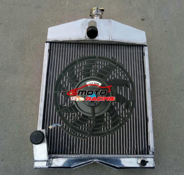 4ROW Aluminium Radiator, Øget Kølekapacitet, Holdbar TIG-svejset Konstruktion, Perfekt Pasform til Ford Traktorer