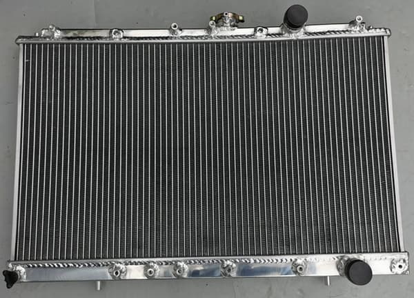 Aluminiumkøler, Perfekt pasform til Mitsubishi Lancer EVO, Effektivt kølesystem, Holdbar konstruktion