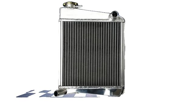Alumiinijäähdytin Austin Rover Mini Cooper 1275 GT:lle, 2 riviä, ydinmitat 258mm x 270mm, sisään-/ulostulo Φ25mm