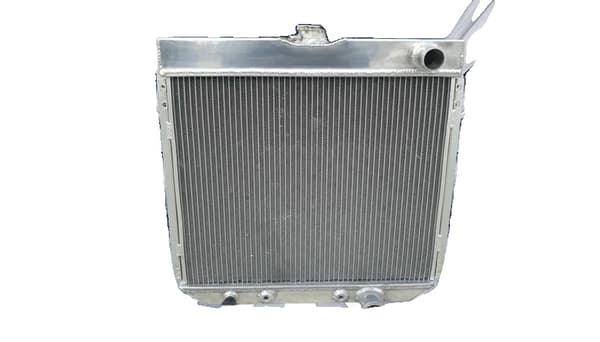 ALUMINIUMRADIATOR, Perfekt Passform för Klassiska Mustanger, Hög Kylningseffektivitet, Hållbar Aluminiumkonstruktion