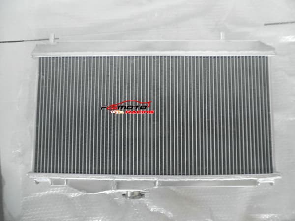 2 Rivinen Alumiinijäähdytin, Täydellinen Sopivuus Toyota Celica ST165/ST162:lle, Tehokas Jäähdytysjärjestelmä, Helppo Asentaa