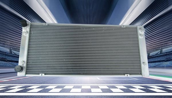 Alumiinijäähdytin, ydinmitat 677mm x 318mm, kokonaismitat 768mm x 349mm