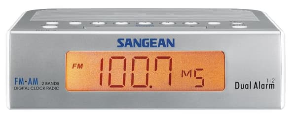 RCR-5 clock radio 5 presets digital tuning dual alarm silve