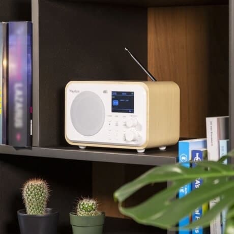Audizio Milan bärbar DAB-radio med Bluetooth, FM-radio och batteri - vit färgad