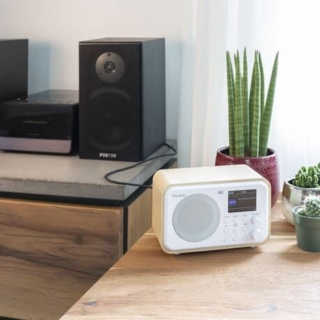 Audizio Milan bärbar DAB-radio med Bluetooth, FM-radio och batteri - vit färgad