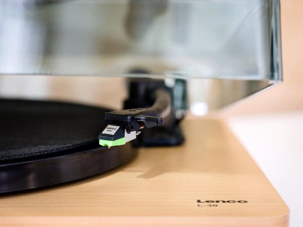 Lenco L-30WD - Pladeafspiller med autostop og USB tilslutning - Træ