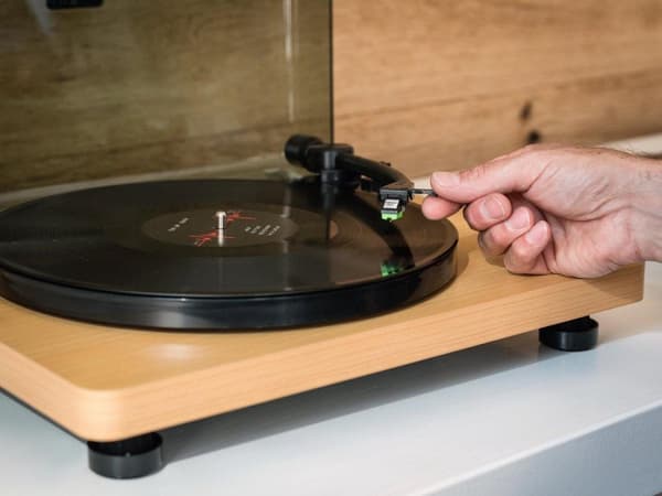Lenco L-30WD - Pladeafspiller med autostop og USB tilslutning - Træ