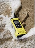 Miniatyrbillede 9 af 11: MOTOROLA RADIOTELEFON T92 H2O walkie-talkie 16 kanaler Sort, gul