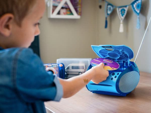 Lenco SCD-24 Kids - Radio CD-afspiller med AUX-udgang og klistermærkesæt - Blå